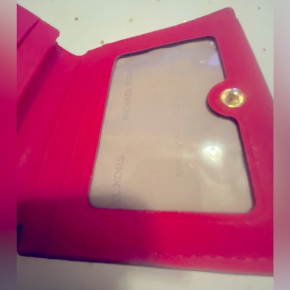 Michael Kors Slim Leather Wallet - Picture 5 of 10